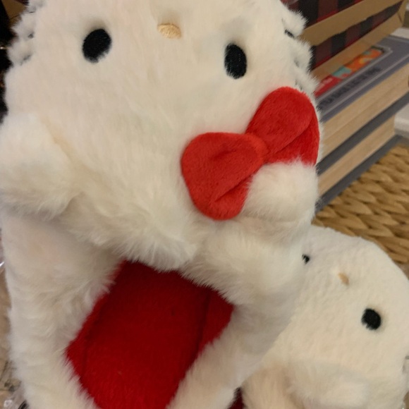 Hello Kitty Fuzzy Slippers - Picture 11 of 11